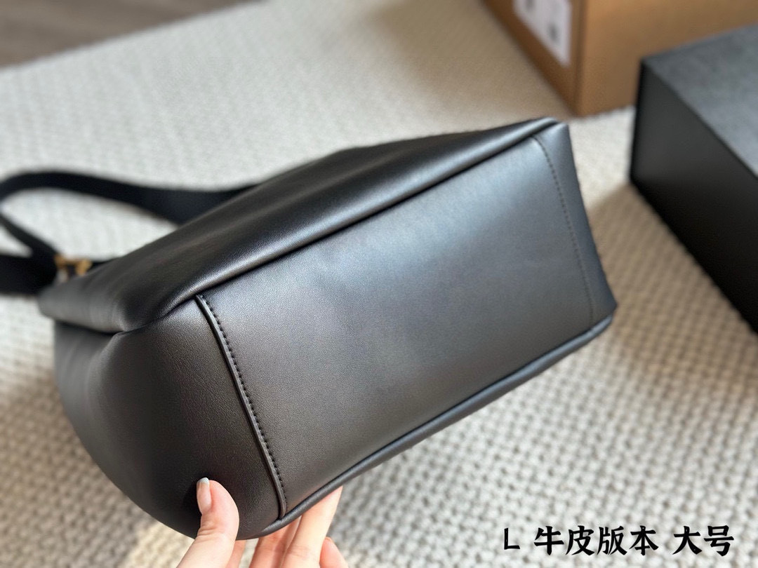 YSL Beige Statement Bag 152
