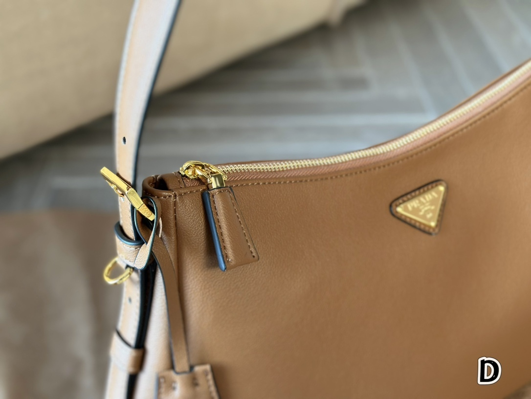Prada Brown Logo-Accented Bag 090