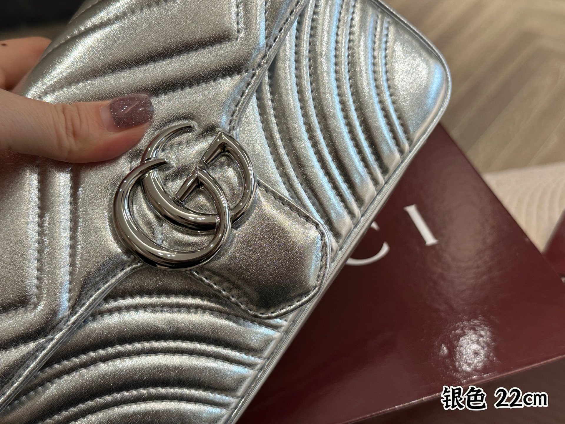 Gucci Silver Vintage-Inspired Bag 530