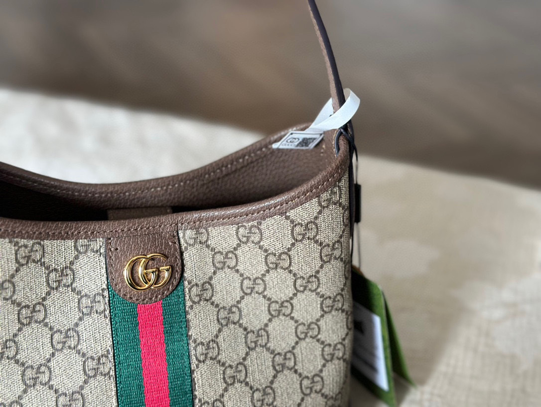 Gucci Silver Quilted Bag 590