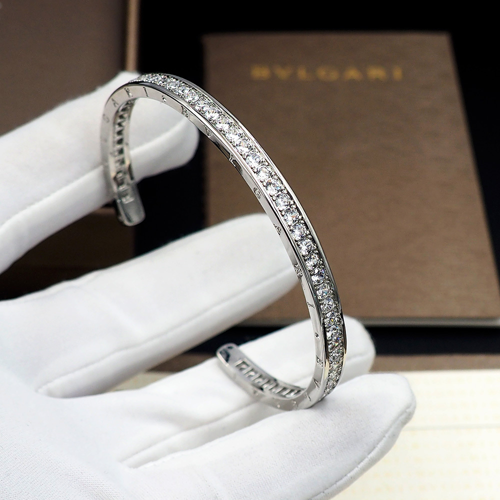 BVLGARI Silver Logo-Accented Bracelet 052