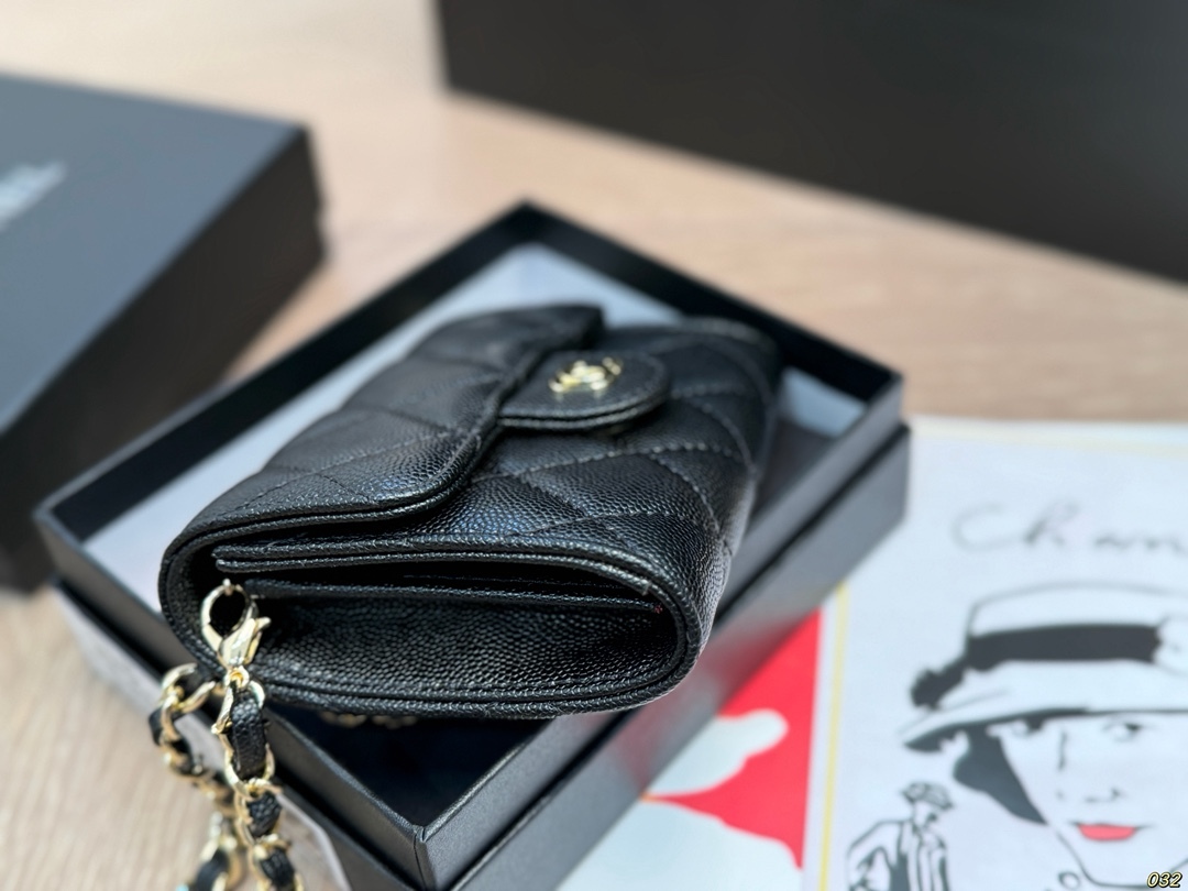 Quilted First-Layer Cowhide Mini Flap Bag with Chain Strap Chanel Silver Logo-Accented Bag 1410