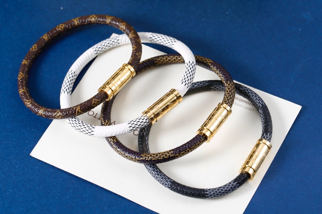 LV bracelet 052