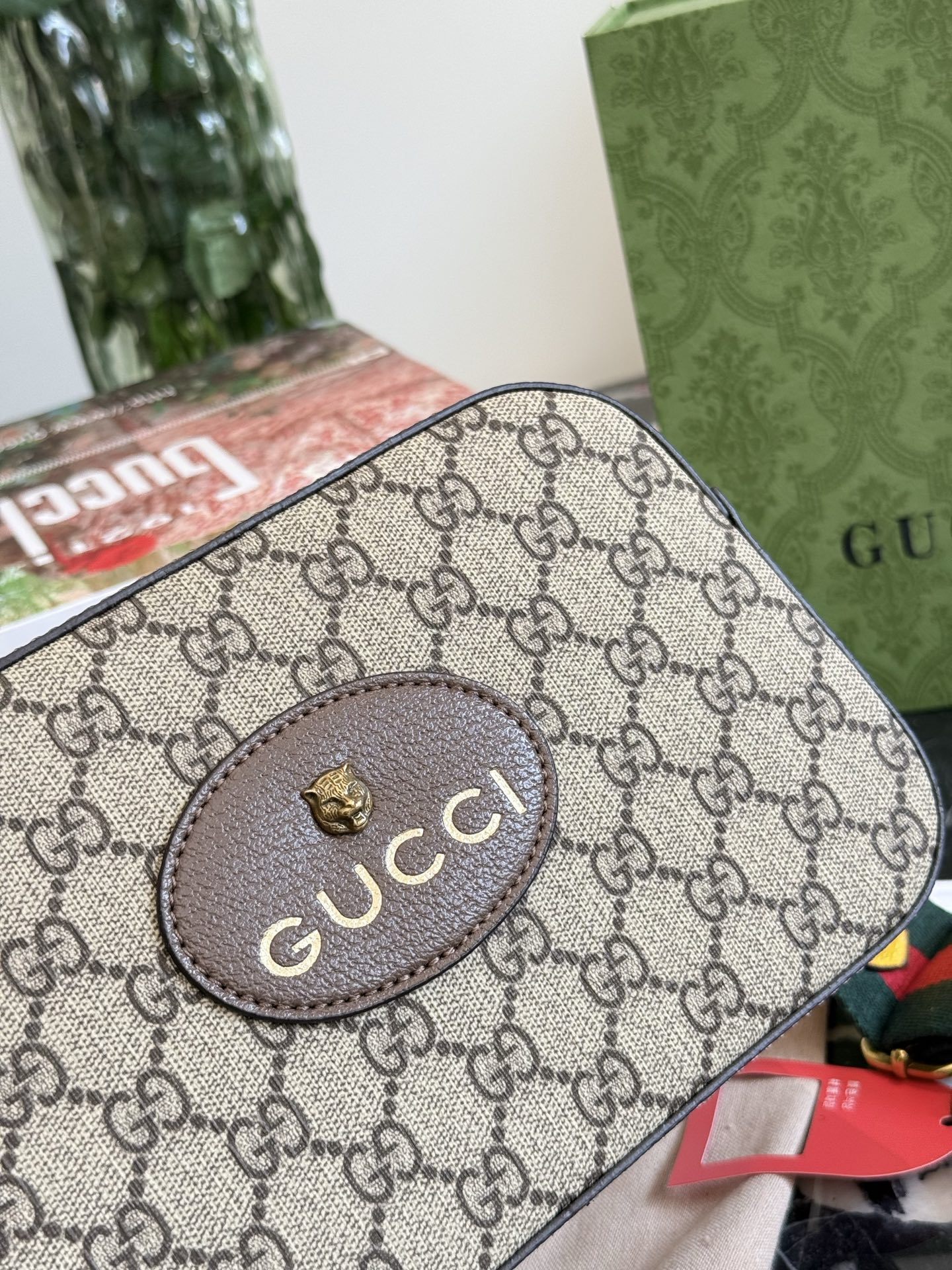 Gucci Green Vintage-Inspired Bag 541
