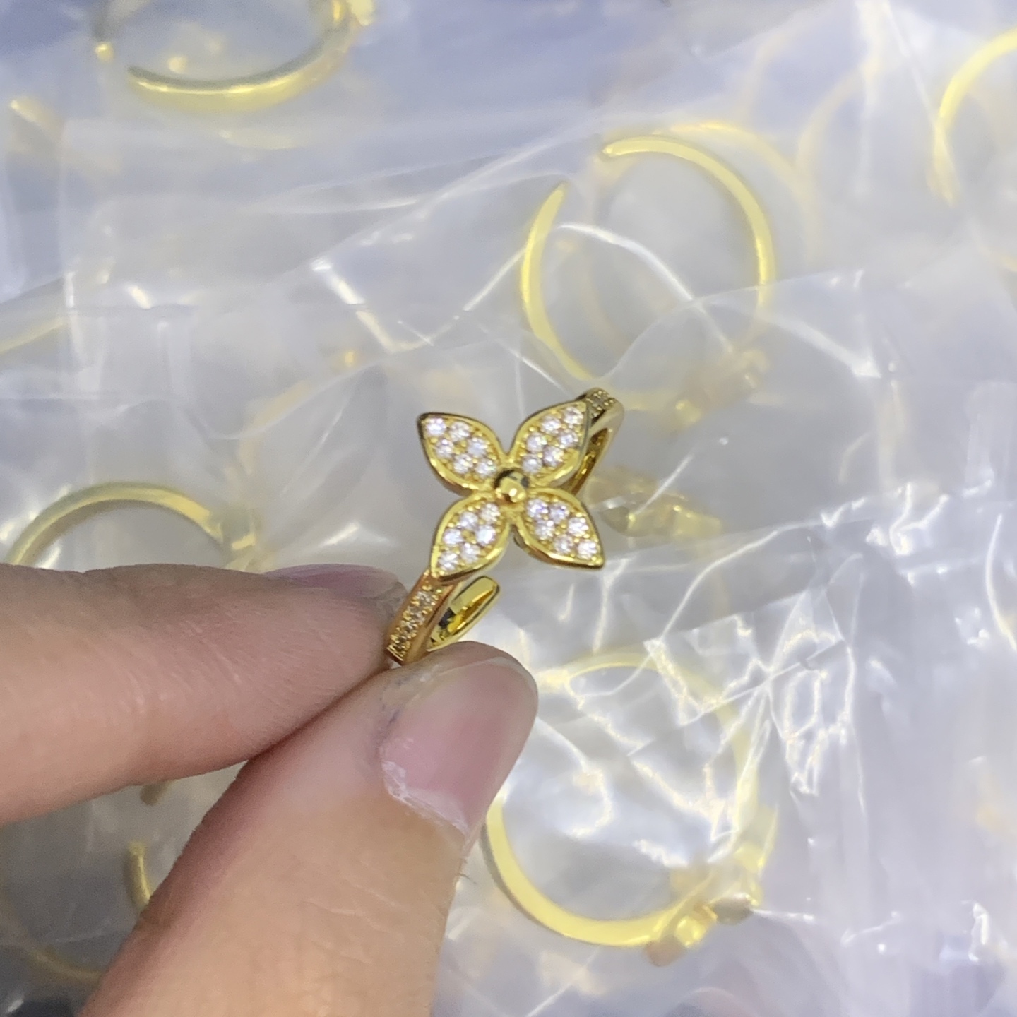 LV Rose Gold Vintage-Inspired Ring 652