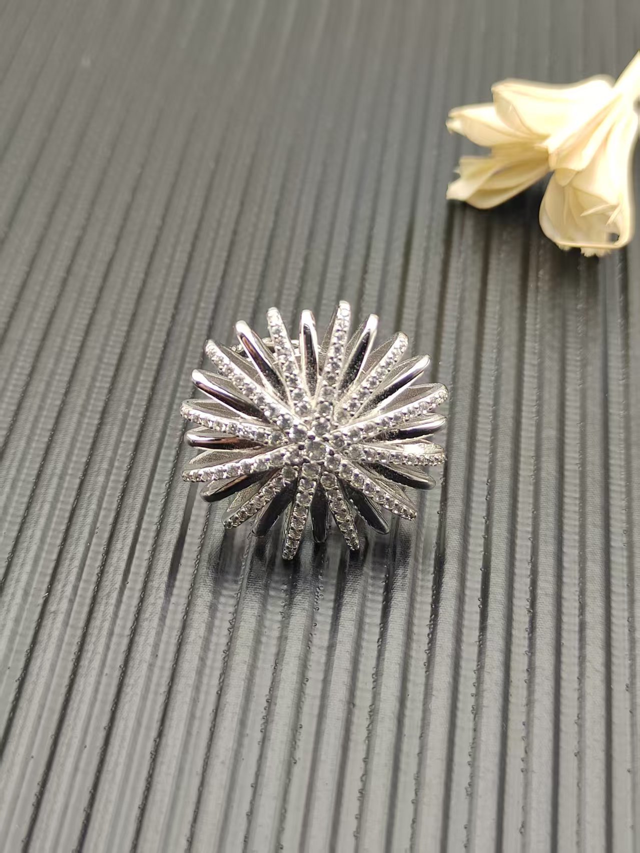 David Yurman Silver Logo-Accented Ring 294