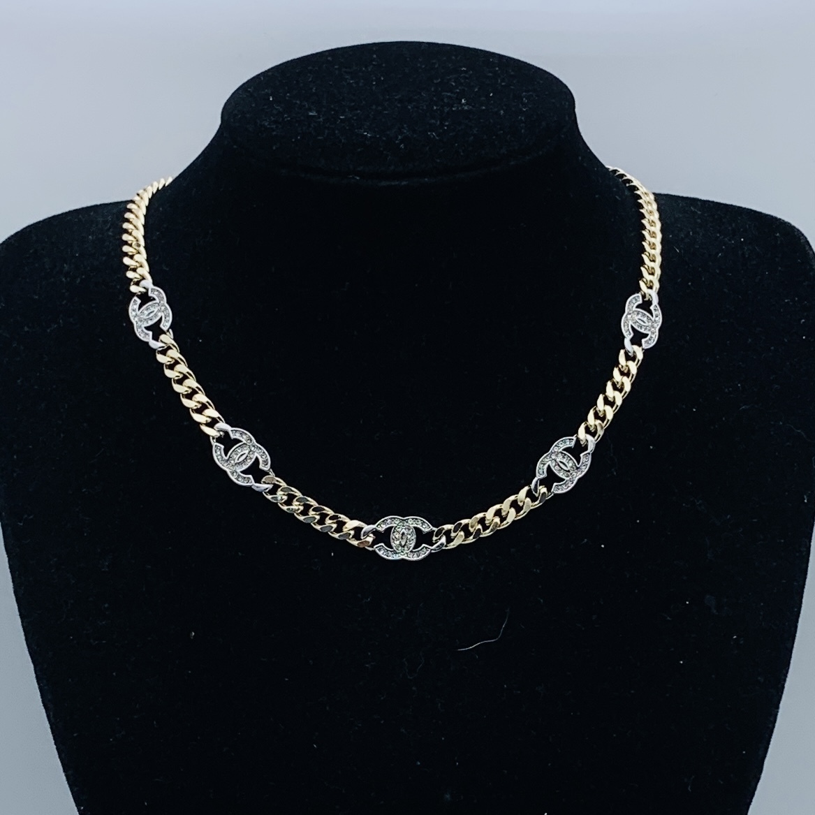 Chanel Silver Vintage-Inspired Necklace 798