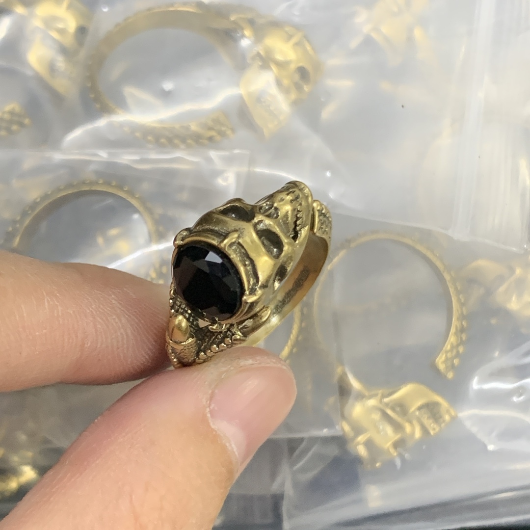Alexander McQueen Gold Textured Ring 036