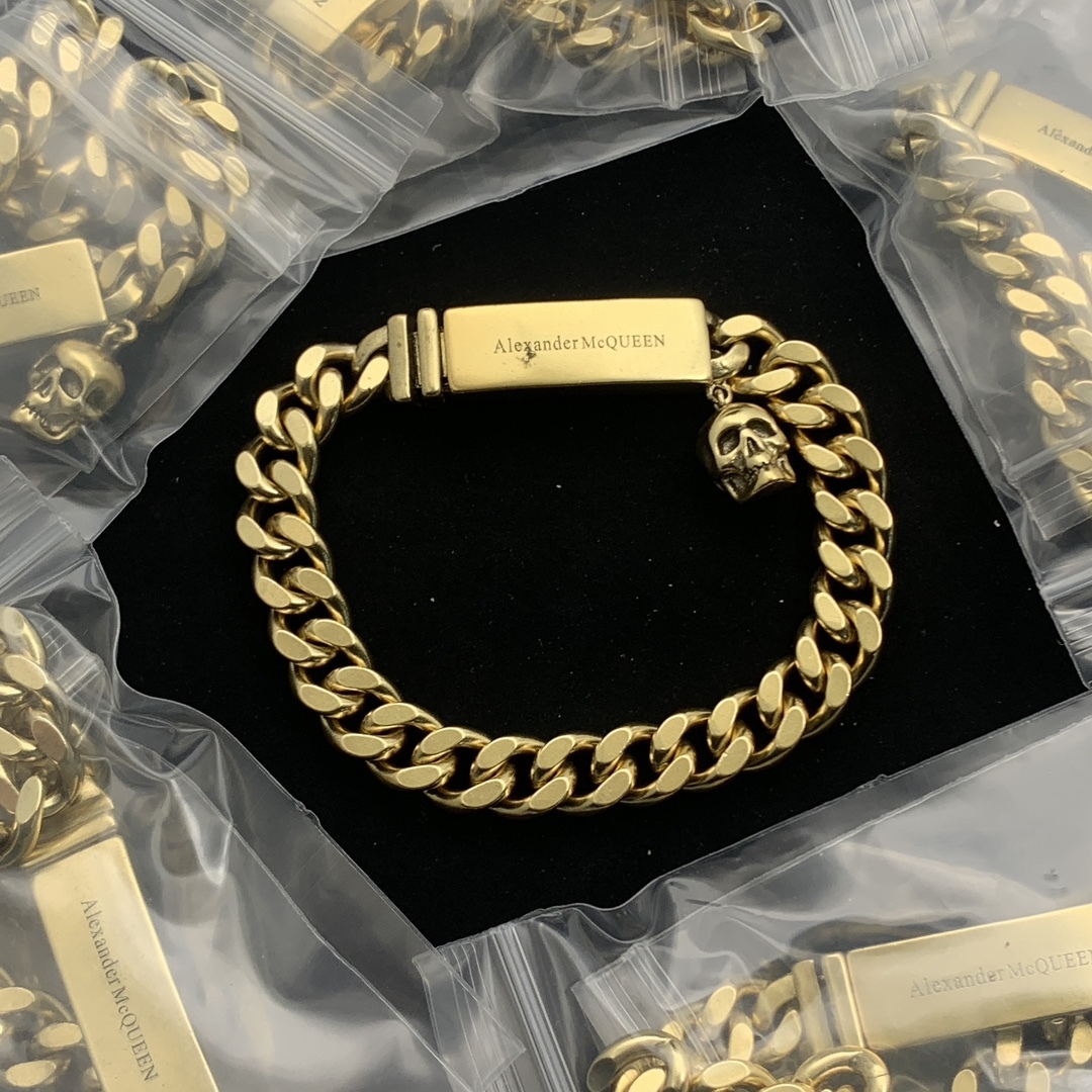 Alexander McQueen Gold Logo-Accented Bracelet 041