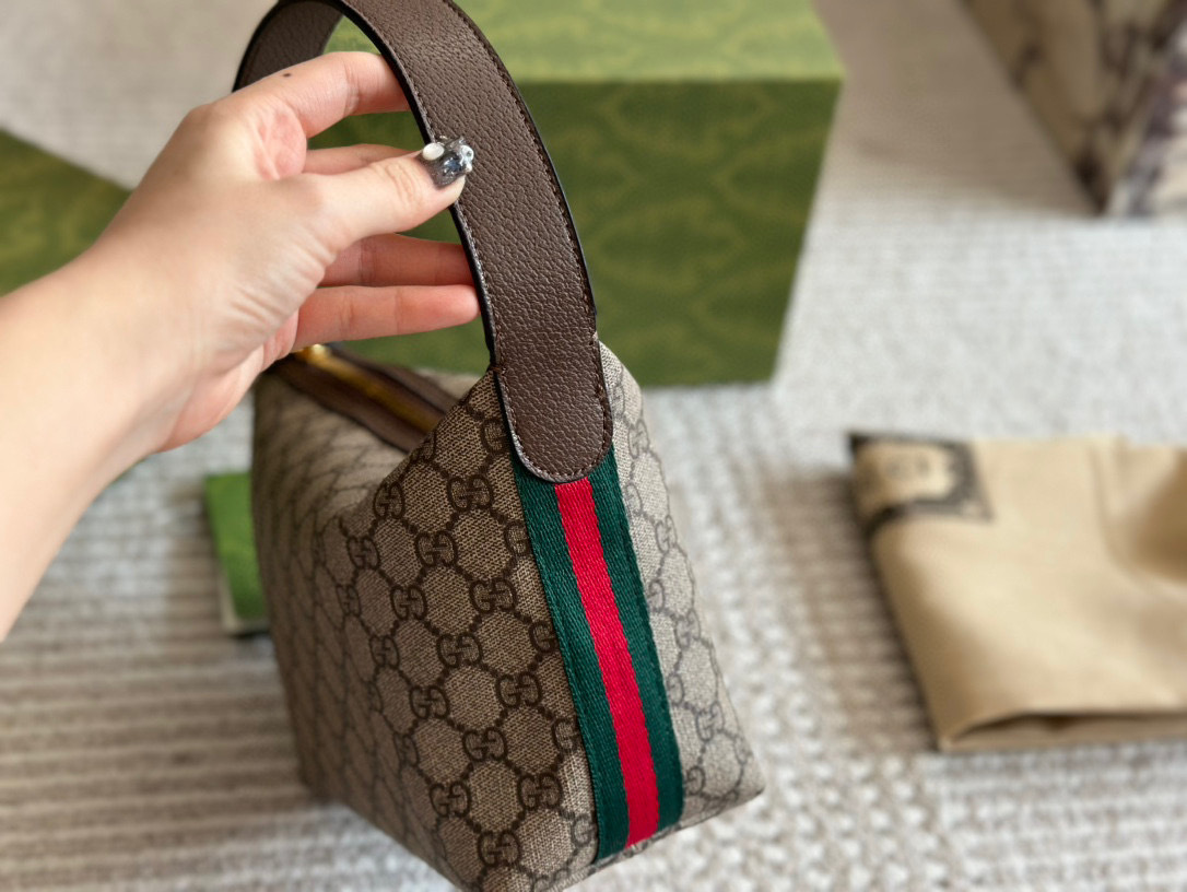 Gucci Green Quilted Bag 560