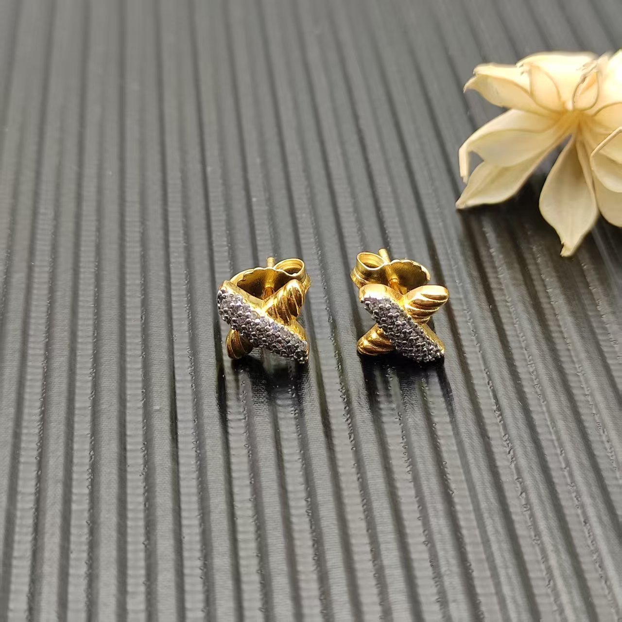 David Yurman Silver Logo-Accented Earrings 232