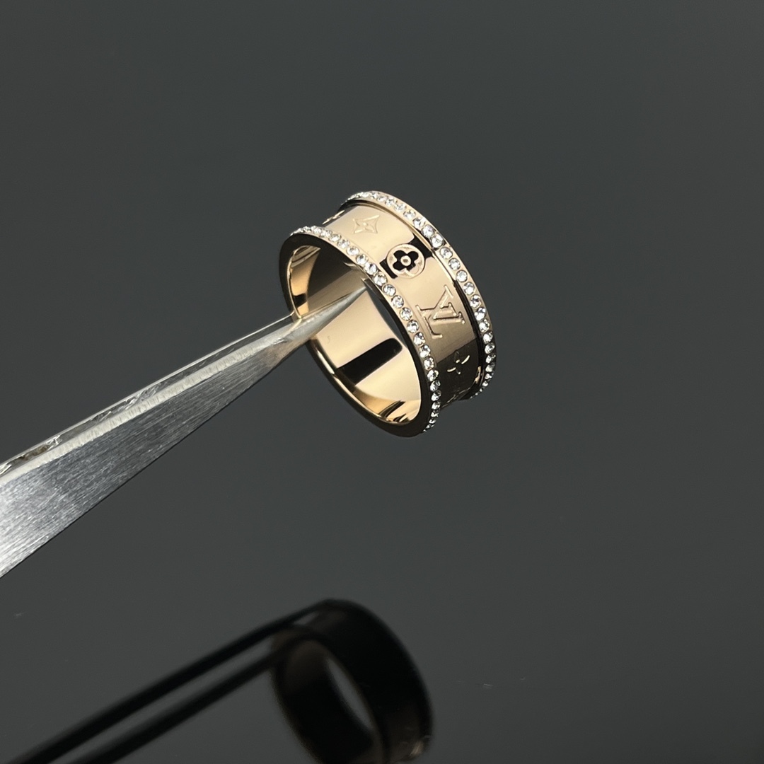 LV Silver Geometric Ring 175
