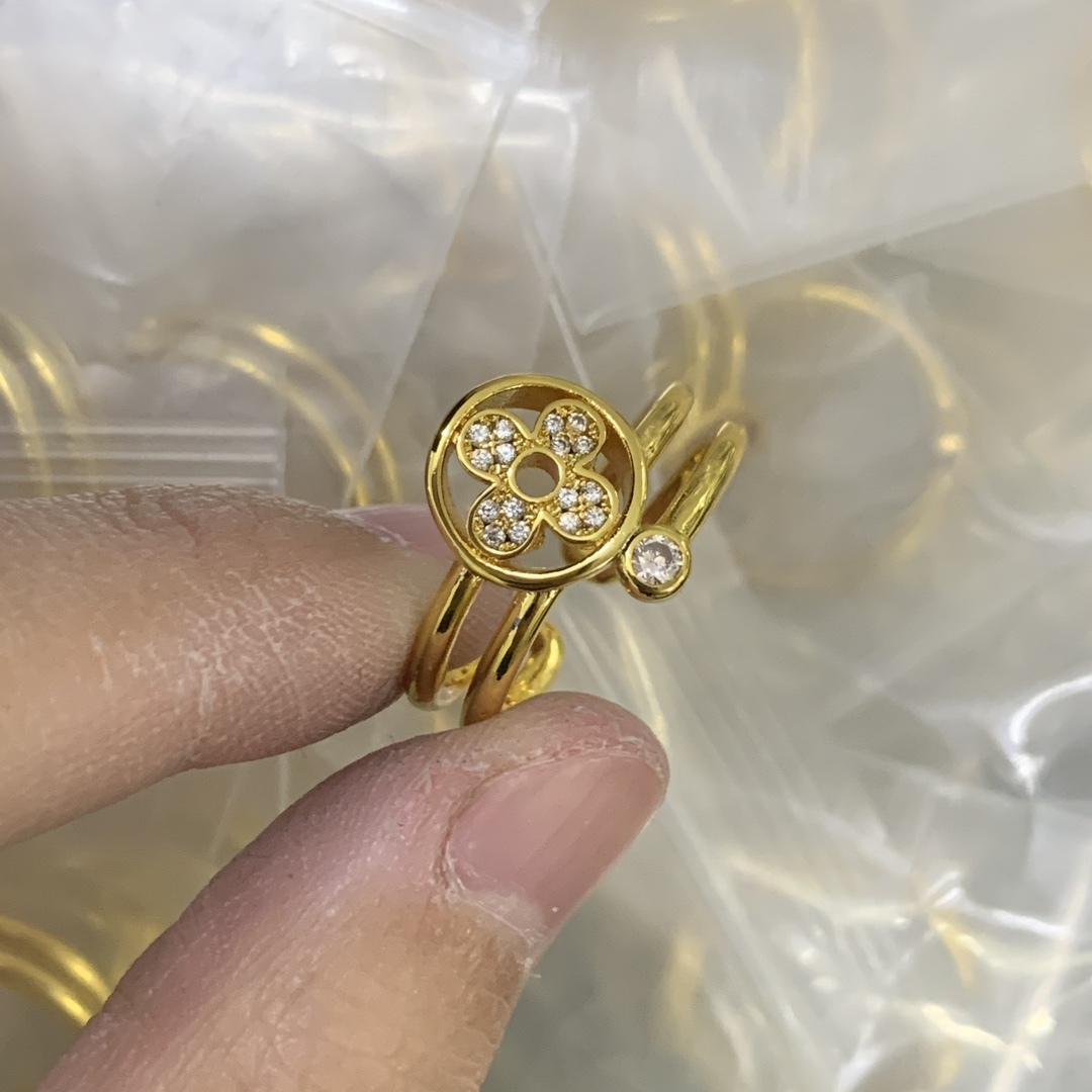 LV Rose Gold Vintage-Inspired Ring 1030