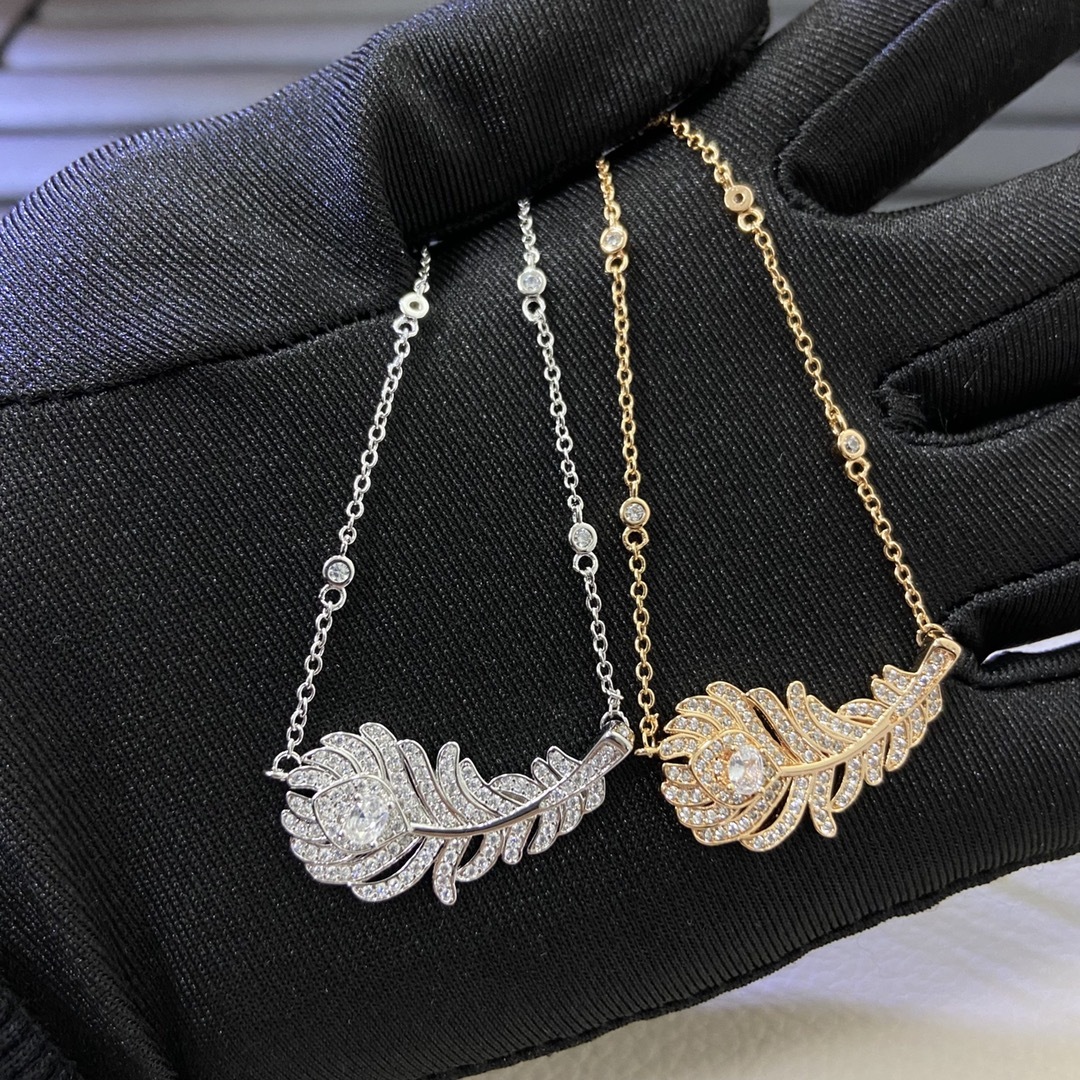 Boucheron Rose Gold Vintage-Inspired Necklace 007