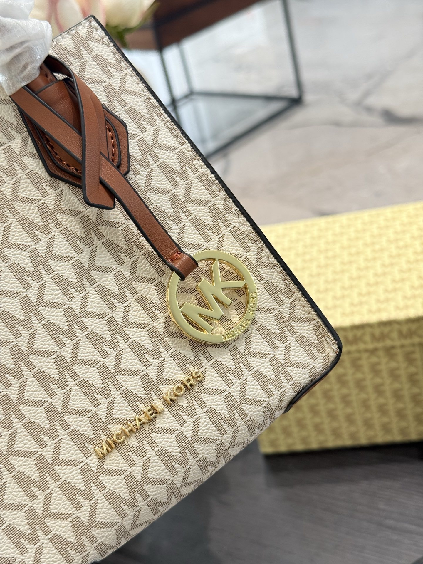 Michael Kors MK Silver Quilted Bag 033