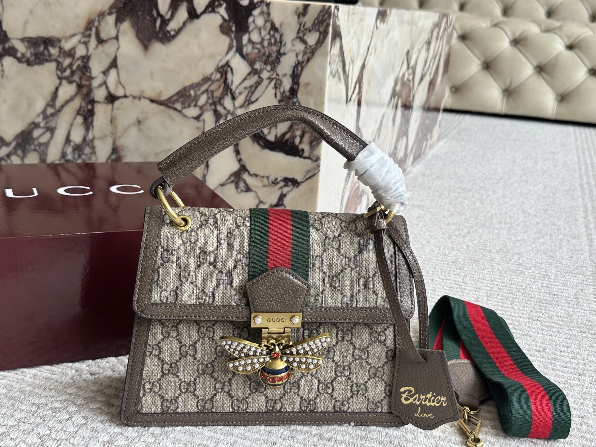 Gucci Silver Vintage-Inspired Bag 559