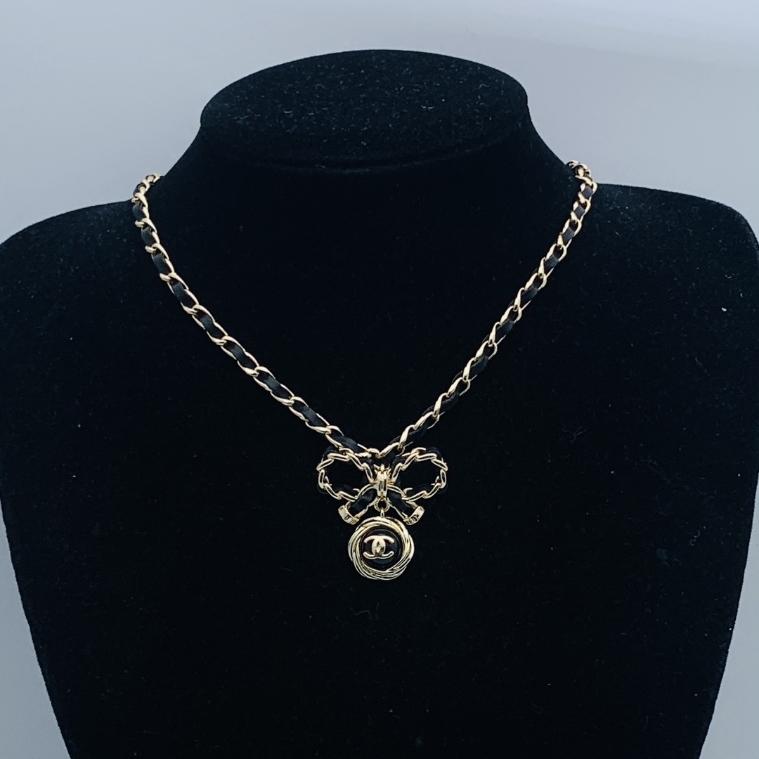 Chanel Silver Vintage-Inspired Necklace 760