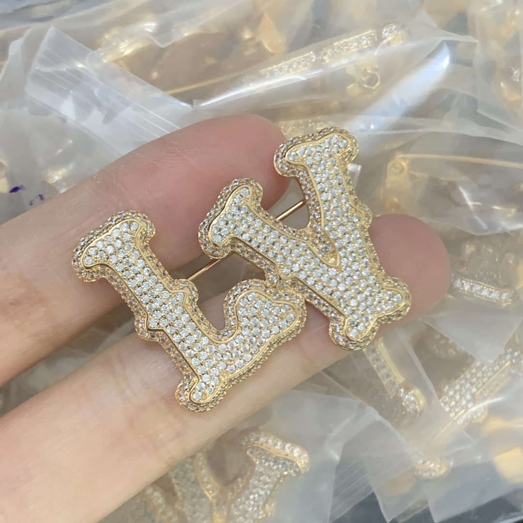LV Gold Logo-Accented Brooch 1158