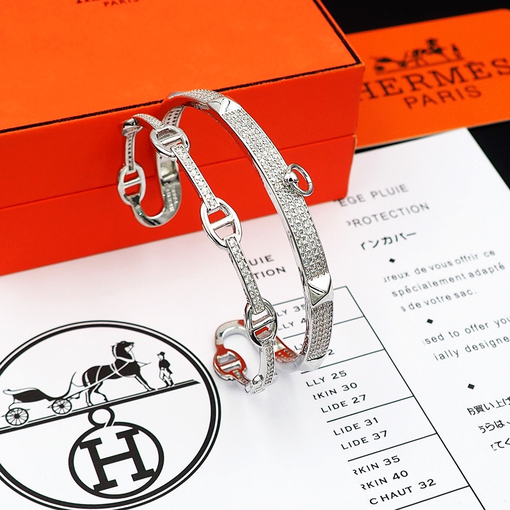 Hermes h Silver Logo-Accented Bracelet 030