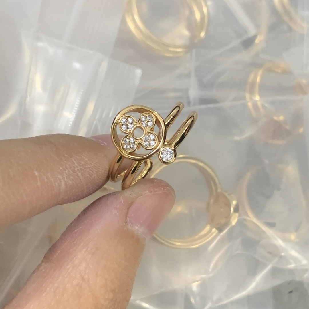 LV Rose Gold Vintage-Inspired Ring 1029