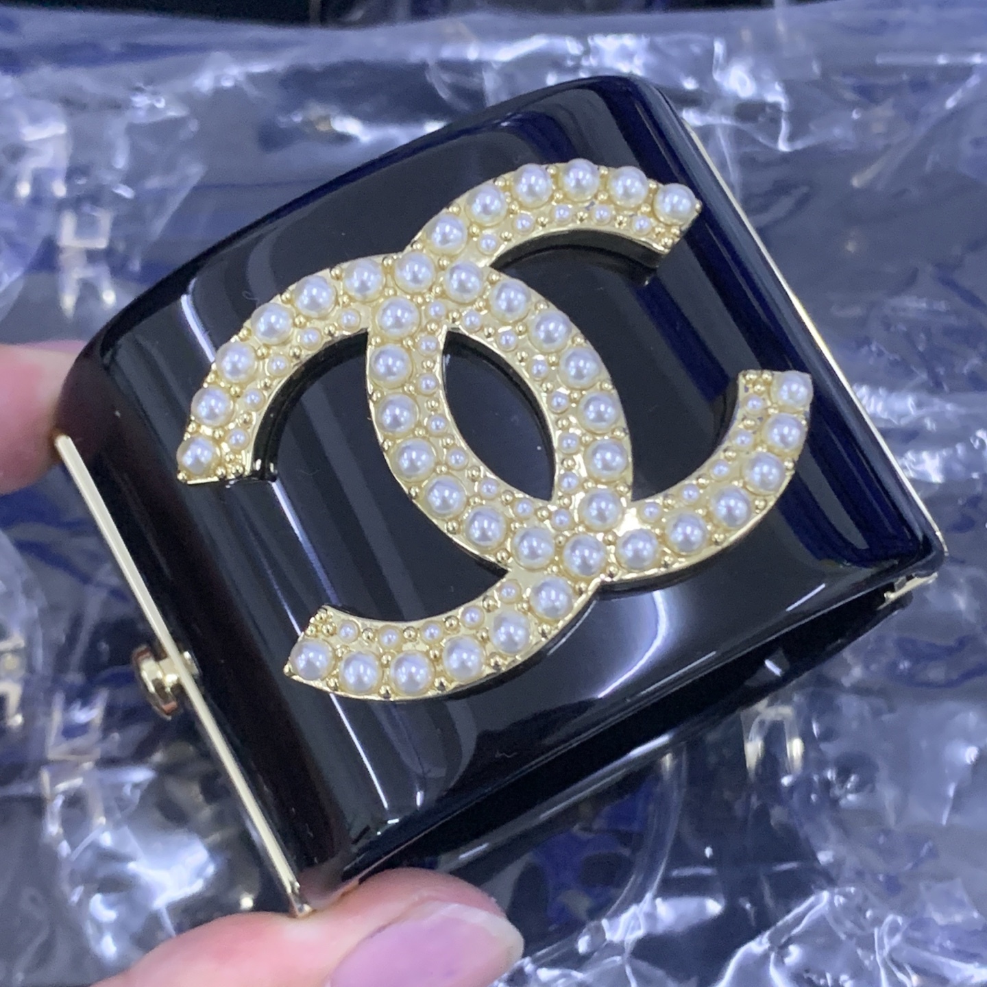 Chanel Gold Logo-Accented Bracelet 672