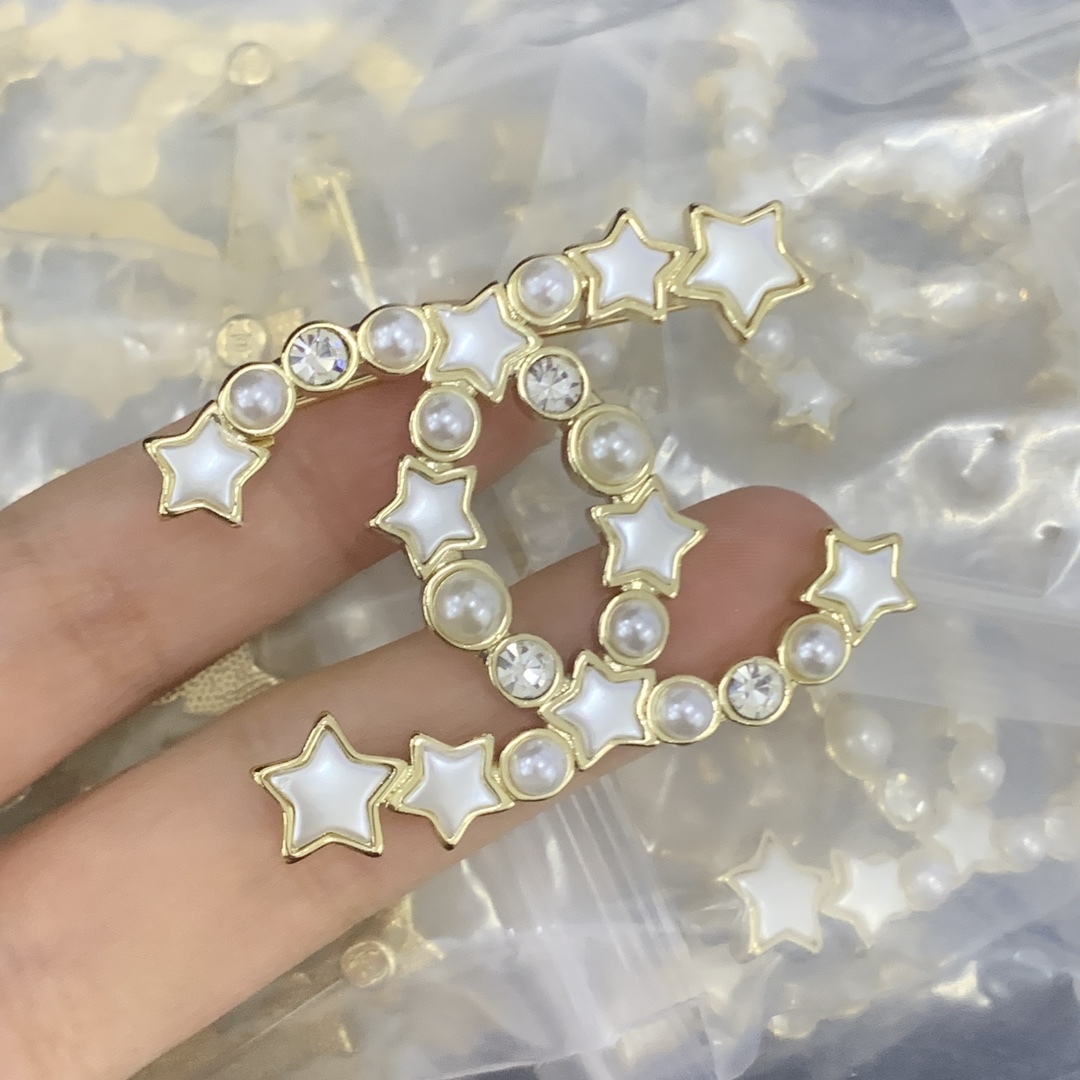 Chanel Silver Vintage-Inspired Brooch 1169