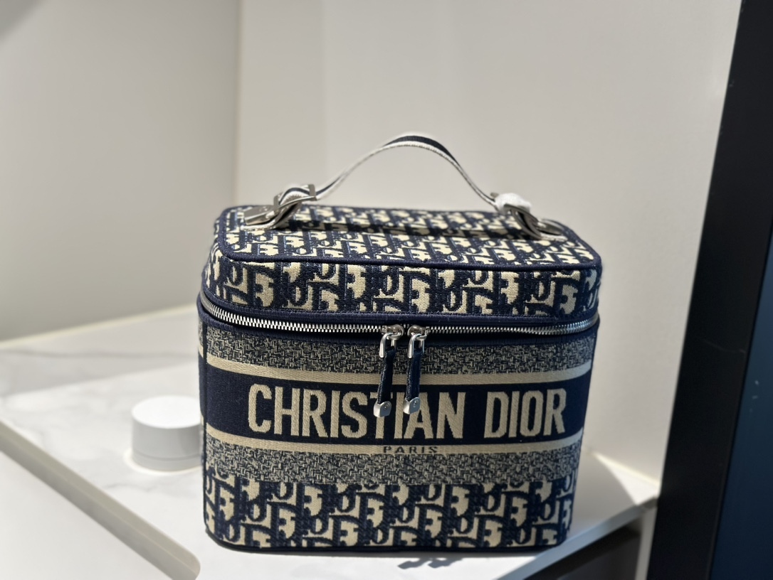 Dior Silver Vintage-Inspired Bag 751