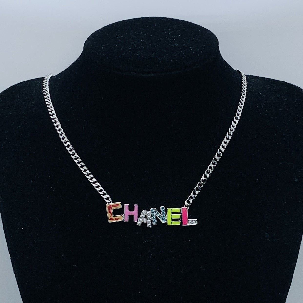 Chanel Silver Vintage-Inspired Necklace 787