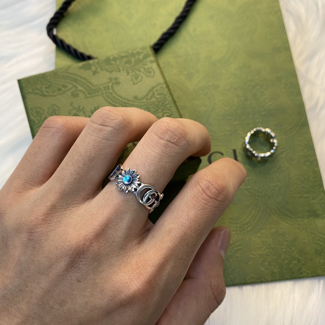 Gucci Silver Vintage-Inspired Ring 522