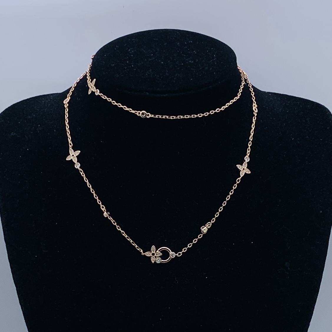 LV Silver Vintage-Inspired Necklace 1128