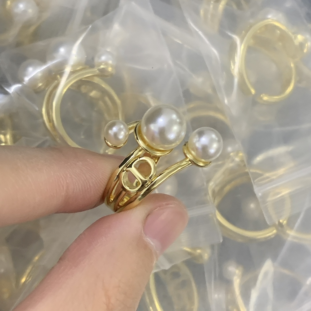Dior Gold Geometric Ring 187