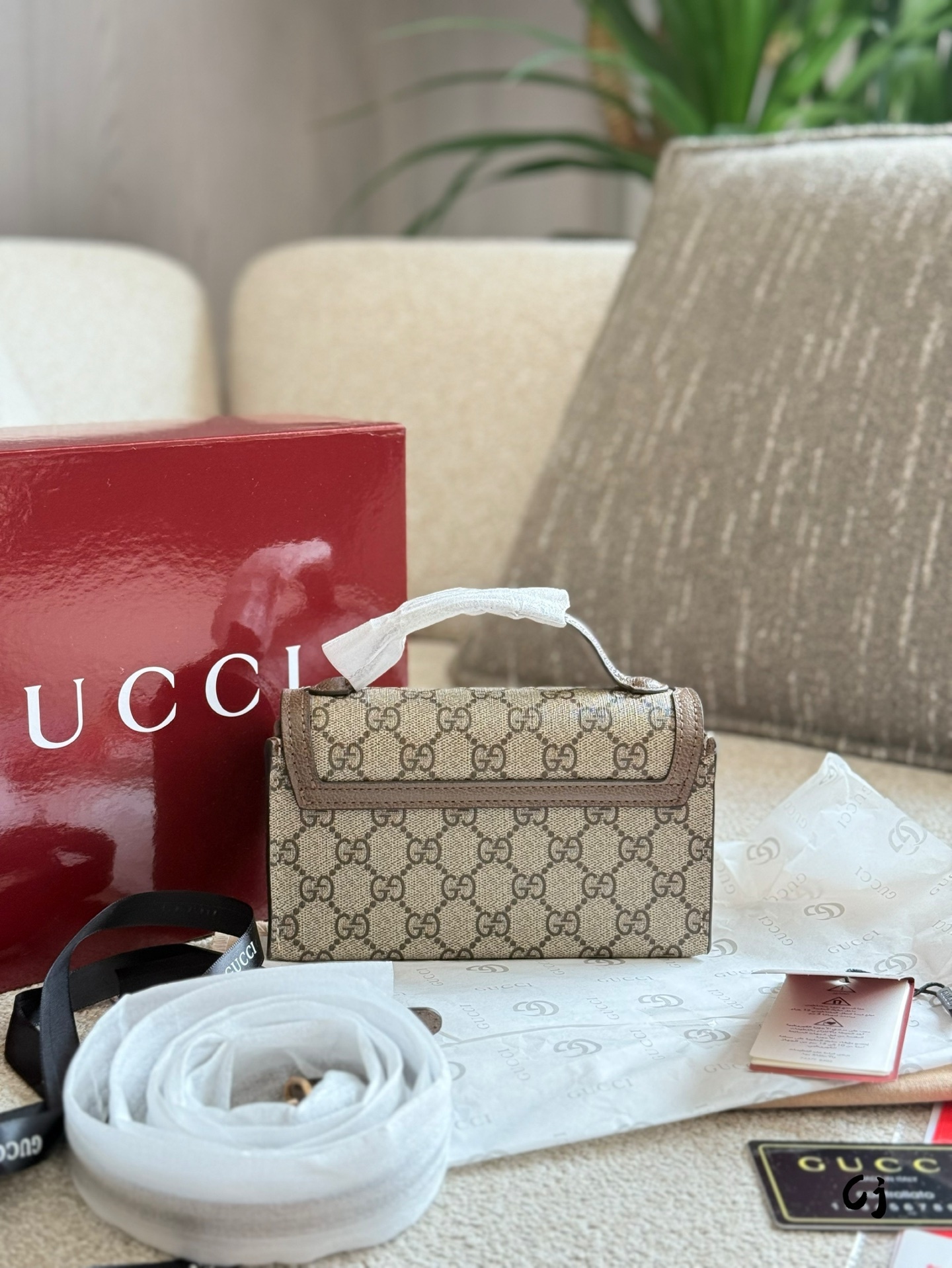 Gucci Silver Logo-Accented Bag 535