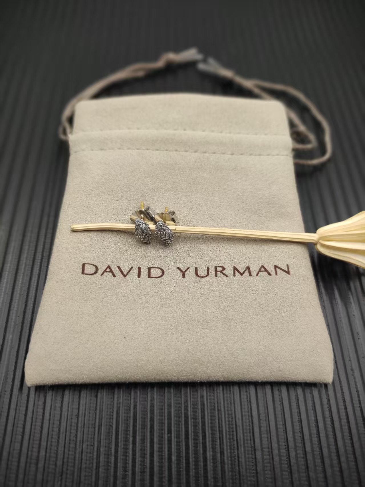 David Yurman Gold Logo-Accented Earrings 238