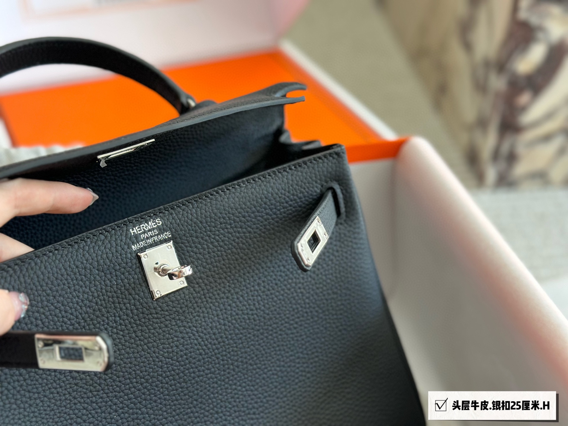 Hermes h kelly 25 Orange Logo-Accented Bag 252