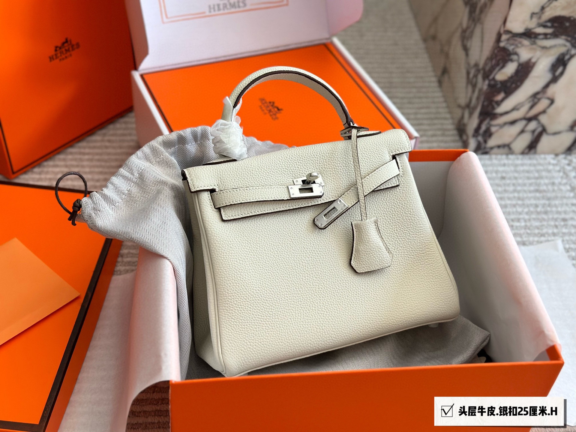 Hermes h kelly 25 Orange Logo-Accented Bag 252