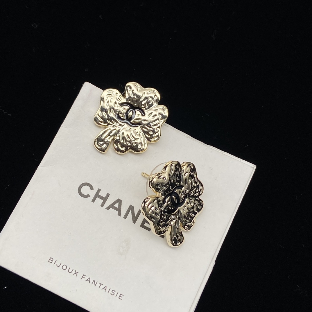 Chanel Rose Gold Vintage-Inspired Earrings 013