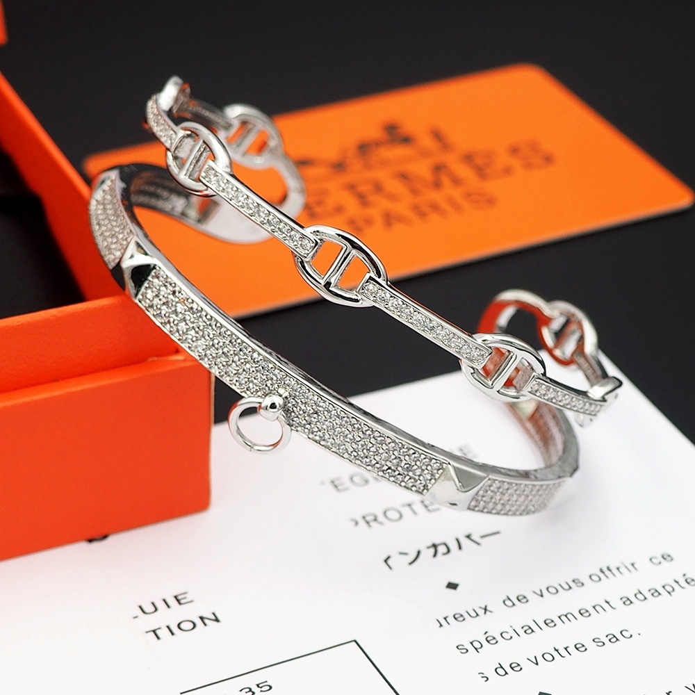 Hermes h Silver Logo-Accented Bracelet 030