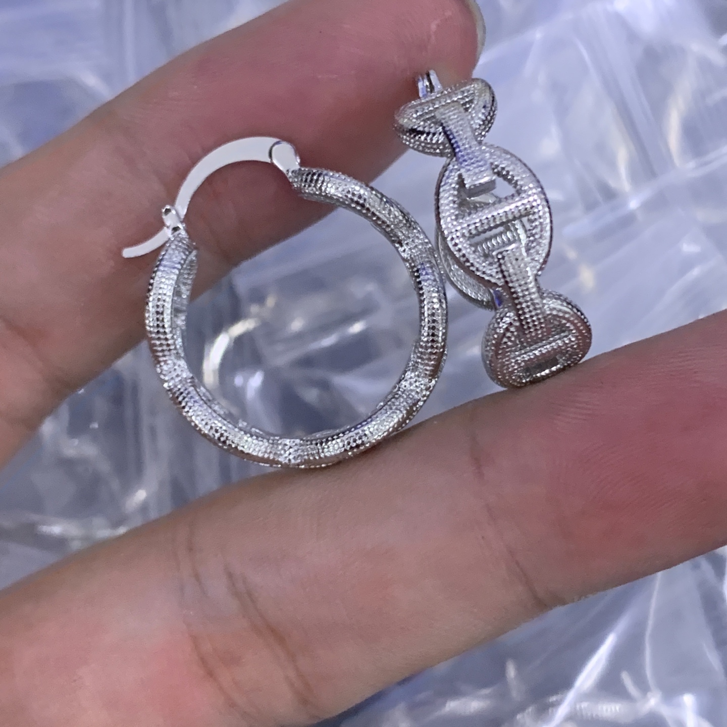 Hermes h Silver Romantic Earrings 131