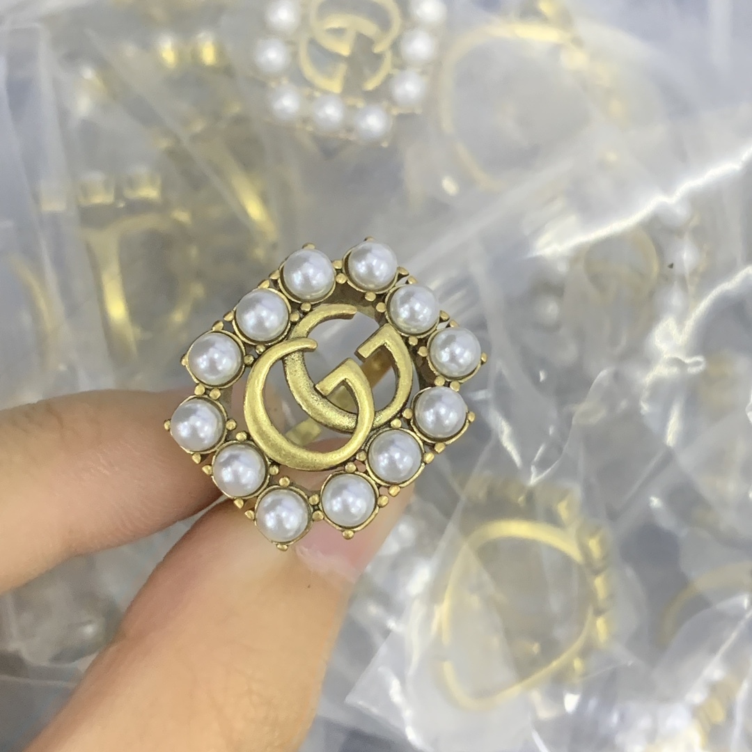 Gucci Rose Gold Vintage-Inspired Ring 196