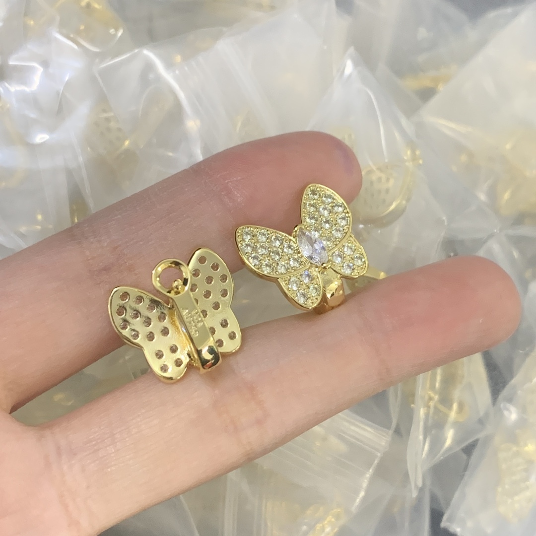 Van Cleef Silver Geometric Earrings 059