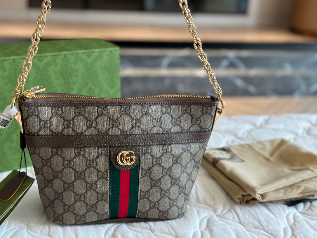 Gucci Silver Quilted Bag 575