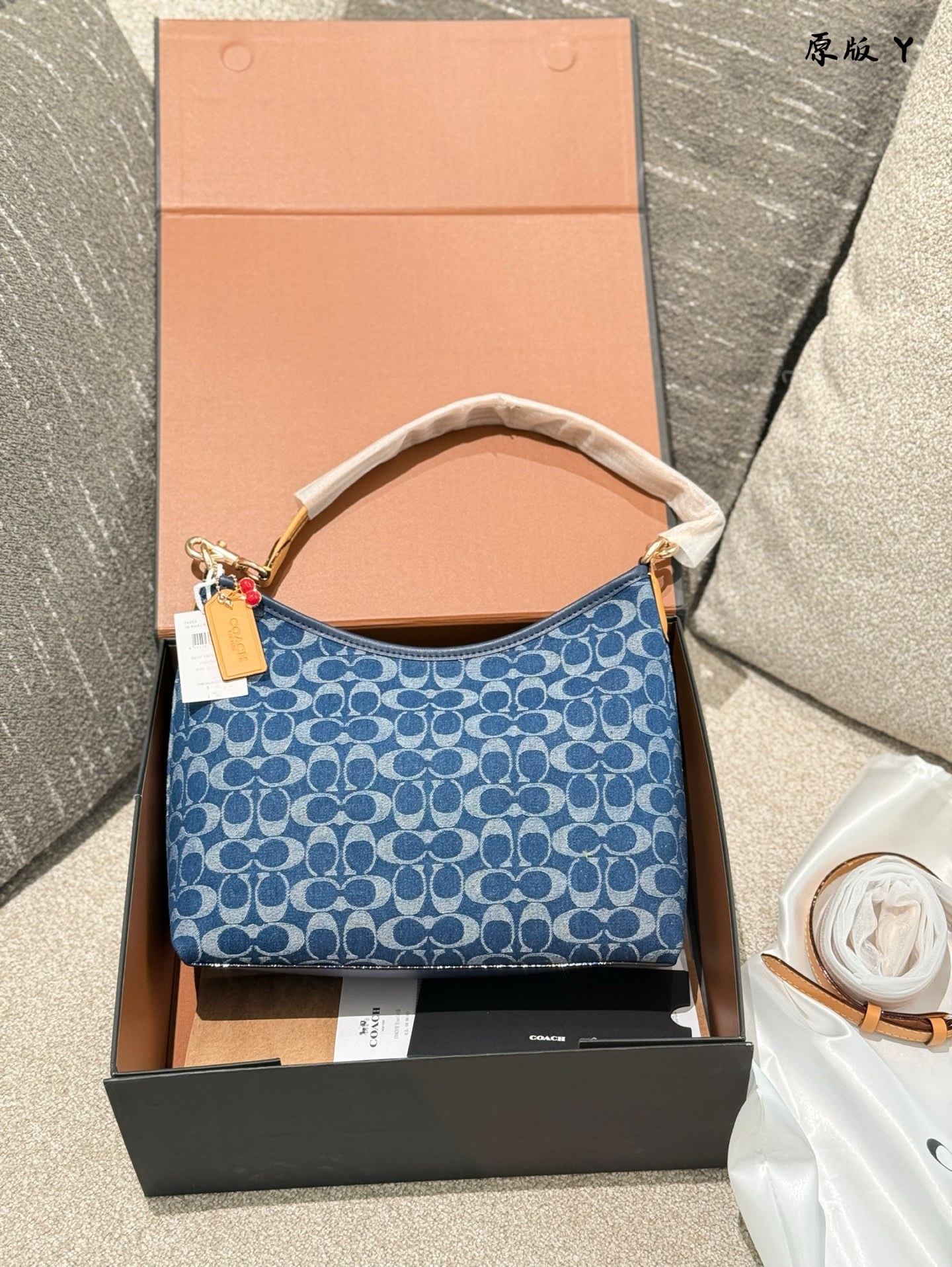 Coach Blue Quilted Bag 080