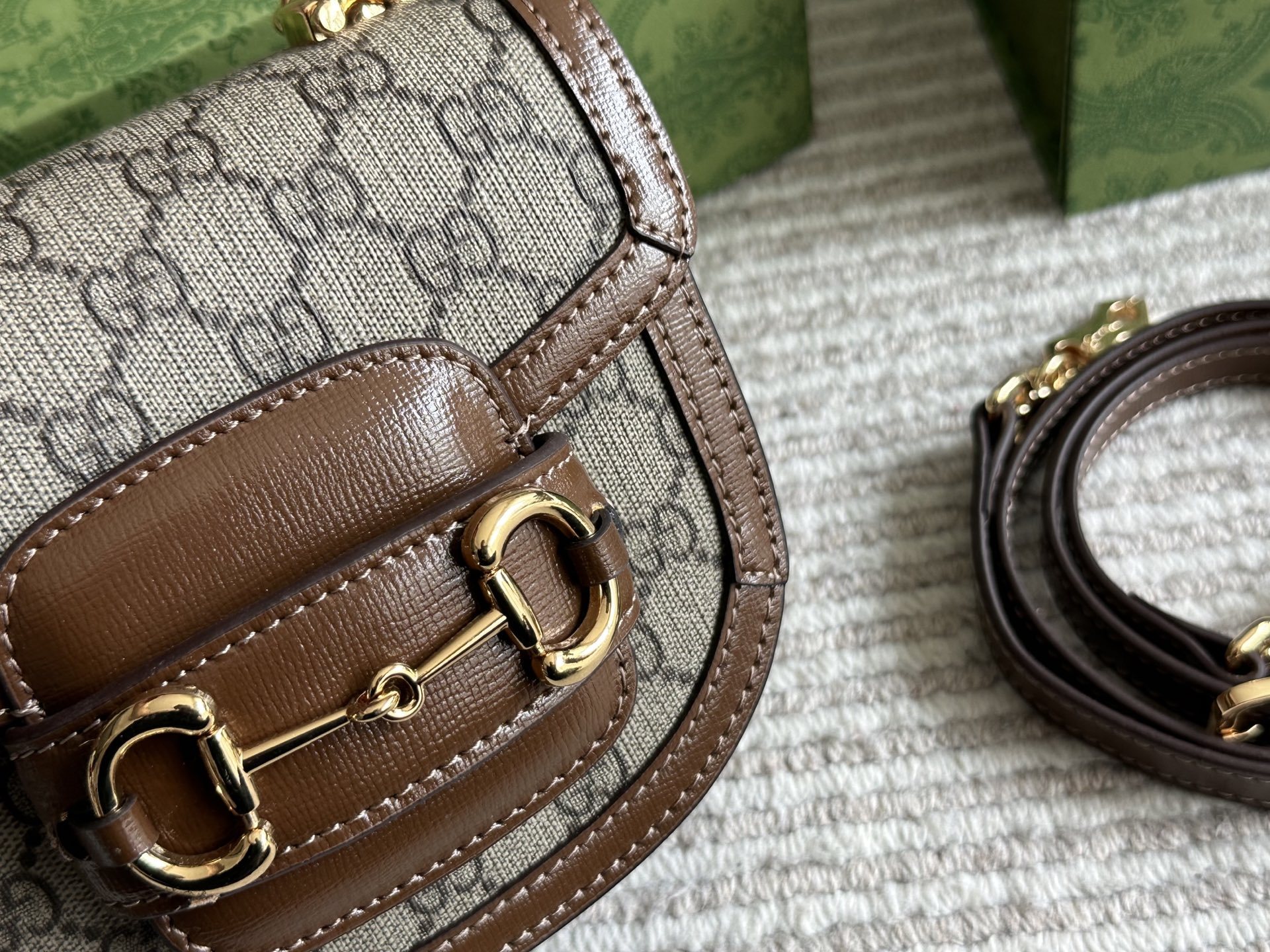 Gucci Gold Vintage-Inspired Bag 584