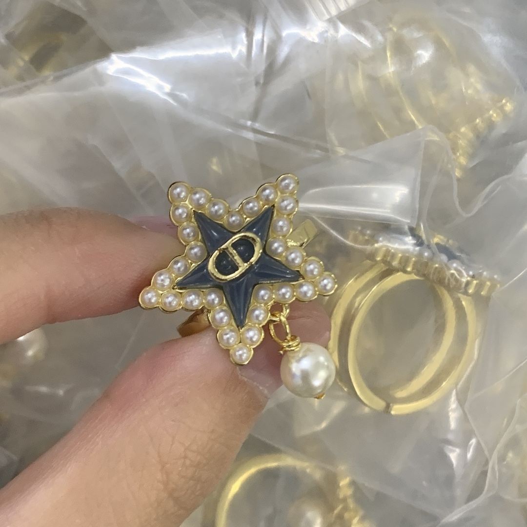 Dior Gold Vintage-Inspired Ring 573