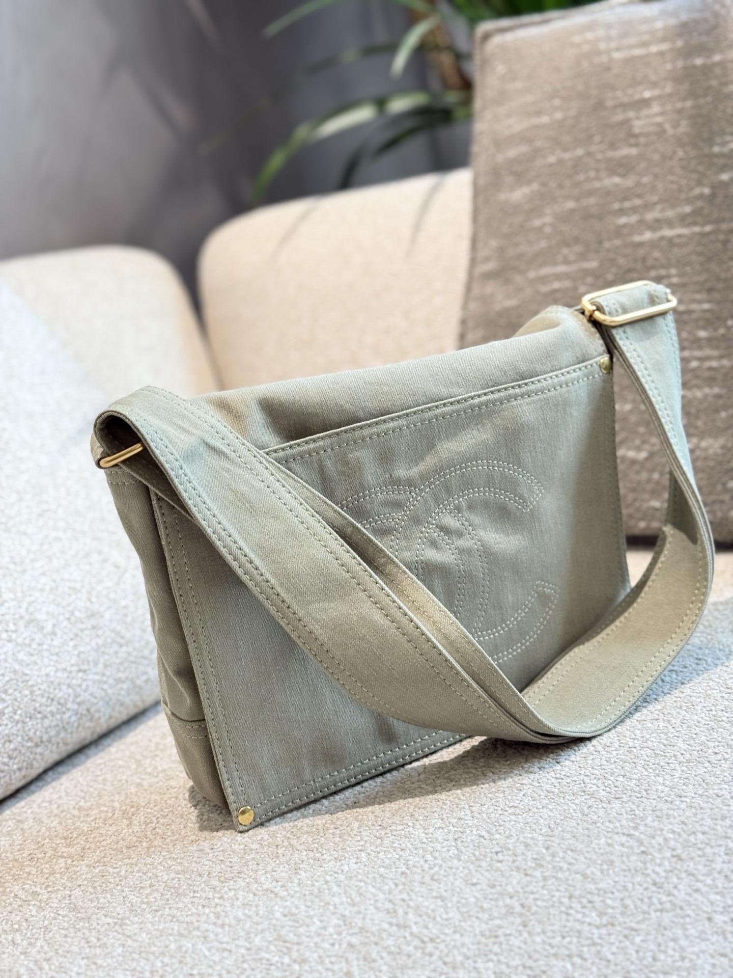 Chanel Beige Vintage-Inspired Bag 1241