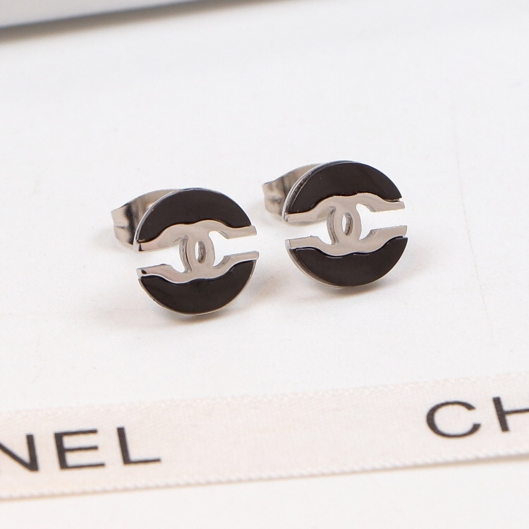 Chanel Gold Logo-Accented Earrings 007