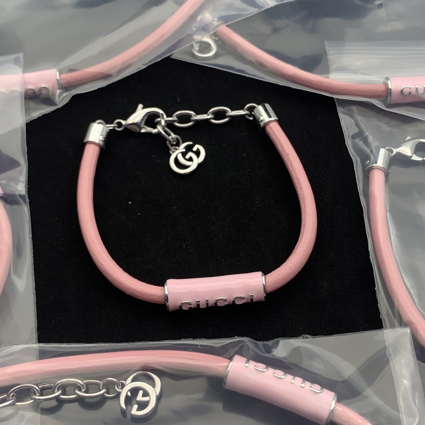Gucci Pink Logo-Accented Bracelet 477