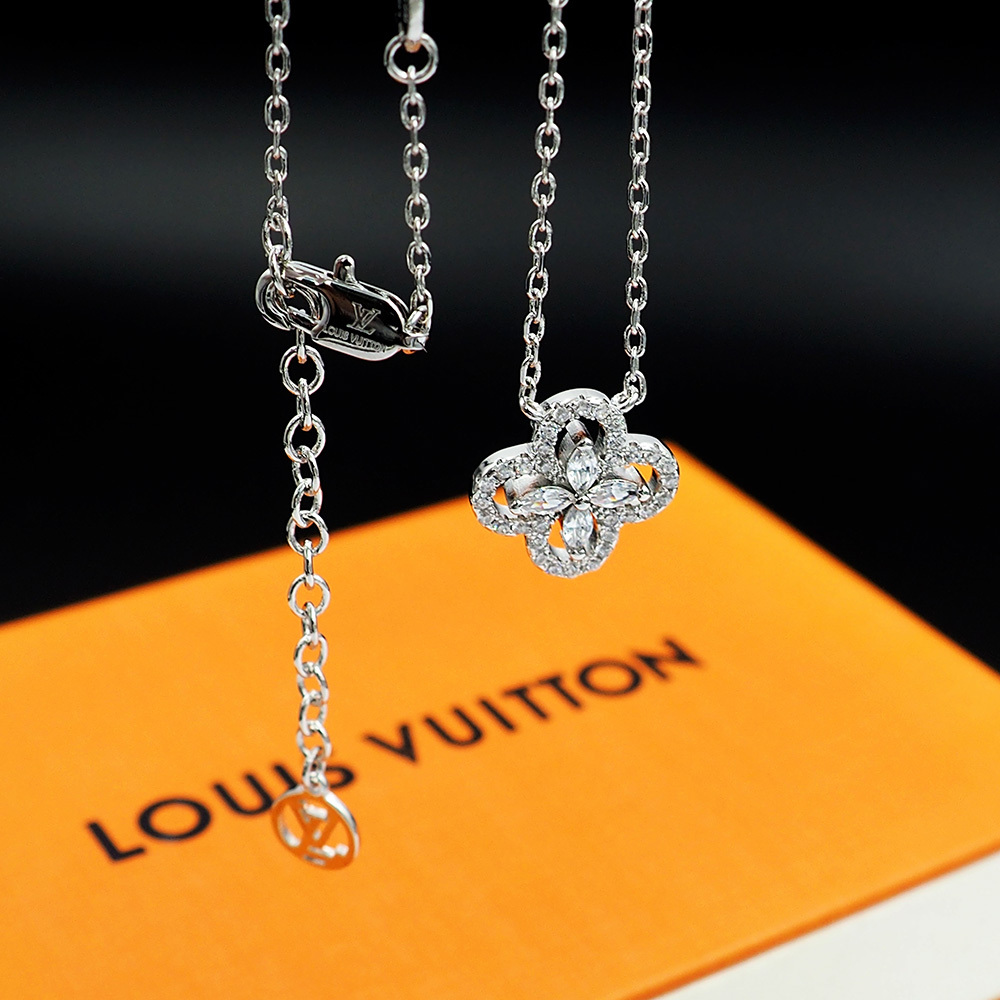 LV Silver Logo-Accented Necklace 135