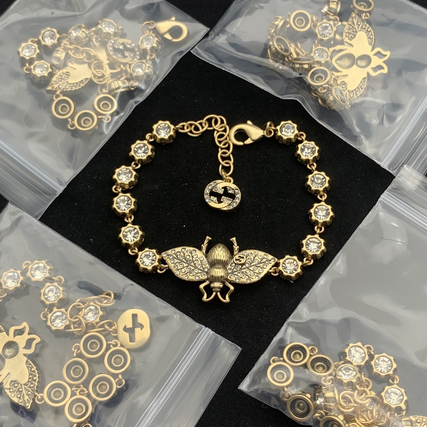 Gucci Gold Logo-Accented Bracelet 240