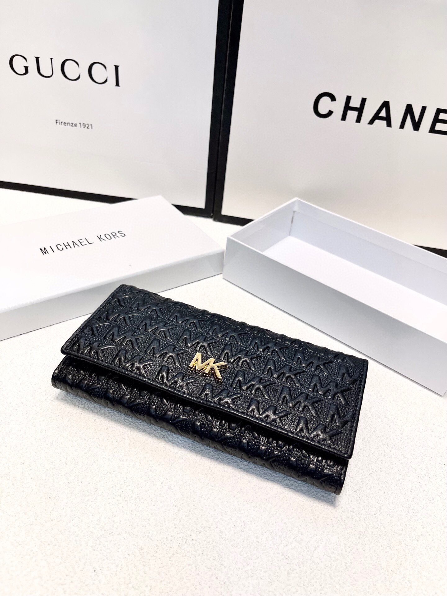 Michael Kors MK Gold Logo-Accented Wallet Bag 029